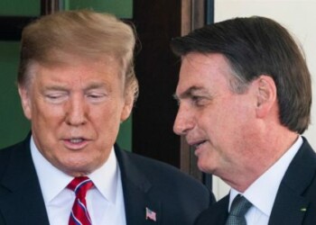 Trump dice que Bolsonaro y él mantienen "todas las opciones" ante Venezuela