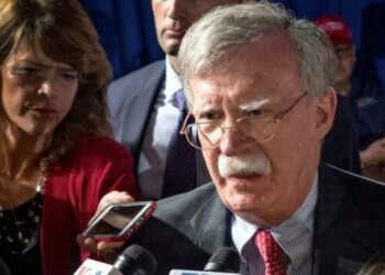 EE.UU. amenaza con sanciones a entidades financieras que ayuden a Maduro