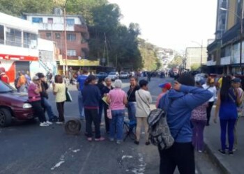 Ola de protestas por falta de agua cumple dos días en Los Teques