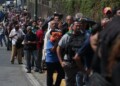 Caraqueños intentan retomar su rutina en medio del racionamiento eléctrico