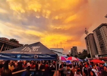 Madres sanantoñeras celebran su día entre emprendedores y Food Truck