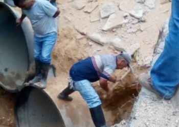 Inician vaciado de concreto para muro en obra de la Perimetral