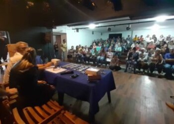 Reciben donación de medicamentos para vecinos