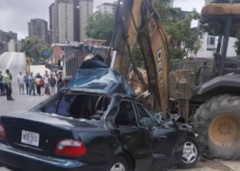 Una mujer muerta y dos Polisalias heridos deja accidente en la perimetral