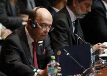 Perú cree que "es momento de decisiones respecto a la situación en Venezuela"