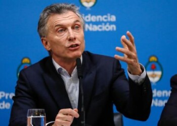 Macri promete medidas económicas y piensa revertir derrota electoral