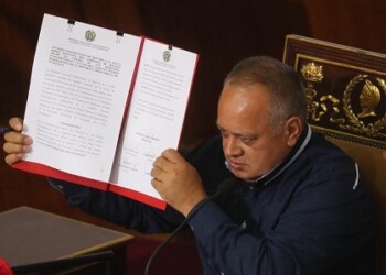 Chavismo quita inmunidad a diputados y evalúa adelantar comicios legislativos