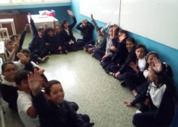 Cuenta con 1°, 2° y 3° año de bachillerato