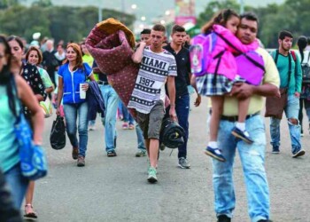 Migrantes venezolanos en Colombia, llegan por el puente internacional Simon Bolivar.
Foto: Esteban Vega la-Rotta.
Febrero 8 de 2018