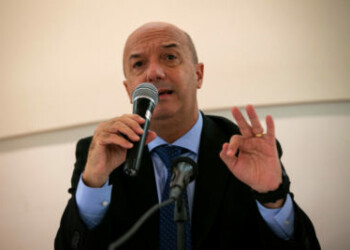 Former Caracas police commissioner Ivan Simonovis speaks after being named a national security advisor for the embassy by Carlos Vecchio, the envoy to the U.S. for Venezuela's opposition leader Juan Guaido, at Bolivarian Hall at the Embassy of Venezuela, in Washington, U.S., July 10, 2019. REUTERS/Al Drago