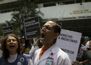 Protestas en los hospitales de Caracas. Foto: francisco Bruzco