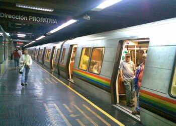 28/09/2013 Metro de Caracas.  El Metro de Caracas volverá a cobrar su billetes el próximo 10 de este mes, anunció la empresa en su cuenta de Twitter.  SOCIEDAD VENEZUELA SUDAMÉRICA
CIUDAD DE CARACAS